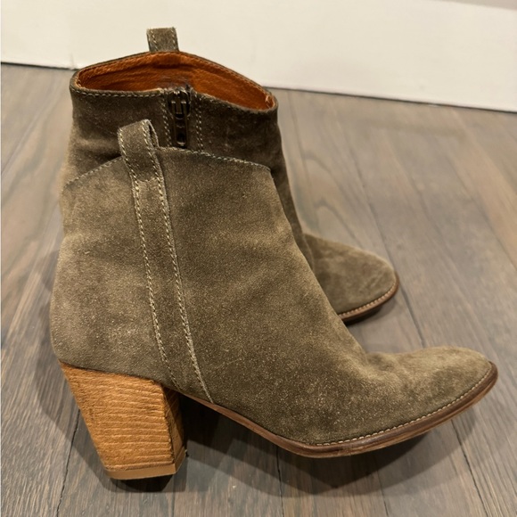 Reserved - Picture 9 of 9